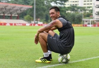 حمله دوباره بکن بائر به مسوت اوزیل