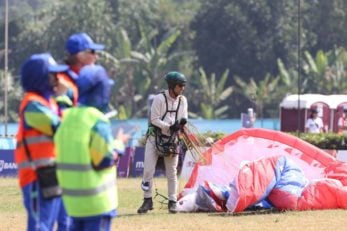 پاراگلایدر