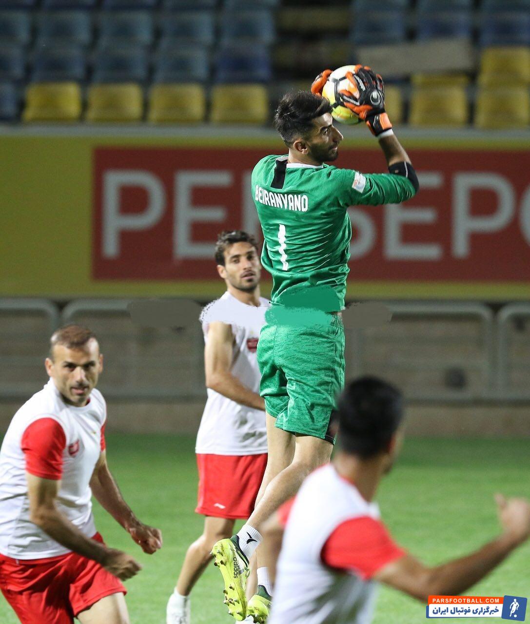در برهه ای بیرانوند با وجود عملکرد خوب در درون دروازه تیم پرسپولیس خروج های بد داشت که این خروج های بد بیرانوند گاهی منجر به باز شدن دروازه تیم می شد!