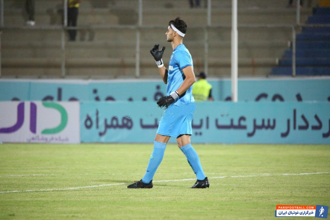 احمد گوهری در فصل جاری لیگ برتر با نمایش خوب توانسته جای ثابتی در ترکیب پارس جنوبی جم به دست آورد احمد گوهری باعث نیمکت نشینی رحمان احمدی شود.