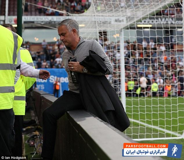 مورینیو سرمربی منچستریونایتد است مورینیو بعد از پیروزی 2-0 تیمش مقابل برنلی، از هوادارانی که در این هفته دشوار تیم شان را تنها نگذاشتند، بار دیگر تقدیر کرد.