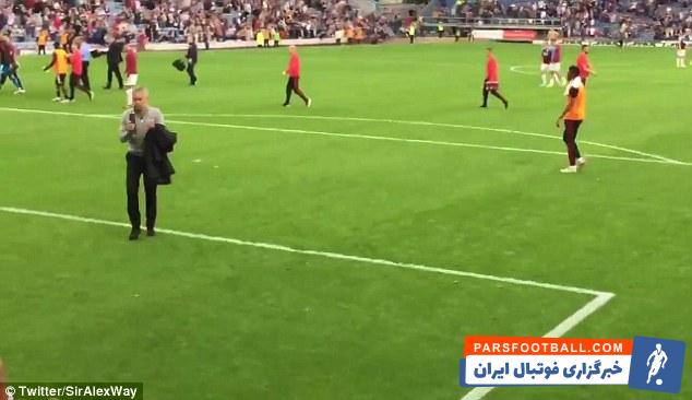 مورینیو سرمربی منچستریونایتد است مورینیو بعد از پیروزی 2-0 تیمش مقابل برنلی، از هوادارانی که در این هفته دشوار تیم شان را تنها نگذاشتند، بار دیگر تقدیر کرد.