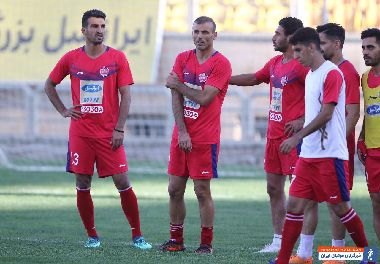 بازیکنان پرسپولیس هم قسم شده اند تا در سه بازی آینده پیروز شوند و بار دیگر به فرم قبلی خود برسند سرخپوشان پرسپولیس این روزها تمریناتشان را دنبال می کنند.