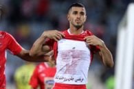 علی علیپور پس از گلزنی به نساجی مازندران شادی نکرد علیپور آقای گل فصل گذشته لیگ برتر بازیکنی اصالتا قائمهشری است که مقابل تیم شهر خود قرار گرفته بود.