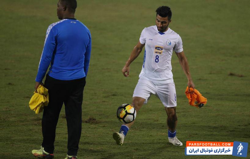 اسماعیلی تنها بازیکنی در خط آتش استقلال است که دوندگی بالایی دارد و می تواند از حریف توپ گیری کند و به نوعی اسماعیلی در میانه زمین تنها بوده است.