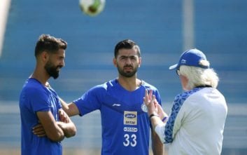 پژمان منتظری و آرمین سهرابیان دو بازیکن کلیدی شفر در دیدار دربی بودند شفر در اولین جلسه تمرینی این تیم جلسه ای با دو مدافع آماده خود برگزار کرد.