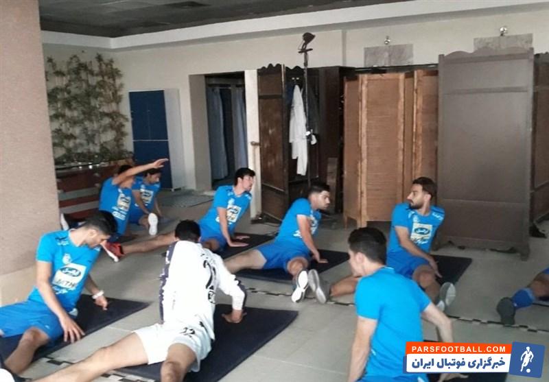بازیکنان تیم استقلال در نوبت صبح تمرین خود کار با وزنه را انجام دادند.