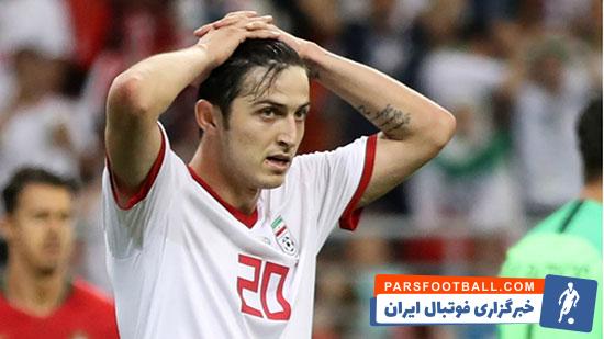 آزمون ؛ تصویری از سلفی گرفتن سردار آزمون با بهاره افشاری در اکران فیلم سریک