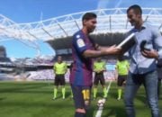 بارسلونا ؛ یادگاری مسی به آگیرتکس پیش از بازی بارسلونا و رئال سوسیداد