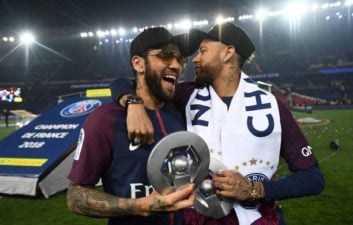 آلوز : ضربات و انتقاداتی که نیمار دریافت کرده او را پخته‌تر می‌کنند