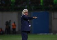 شفر و اعتراض به داور در دیدار برابر نساجی به خاطر وقت تلفی بازیکنان حریف