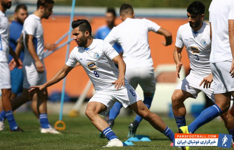 اسماعیلی تنها نیروی خط میانی شفر است که قابلیت باز کردن گره بازی را دارد از جمع 3 هافبک بازیساز این تیم تنها فرشید اسماعیلی می تواند به میدان برود.