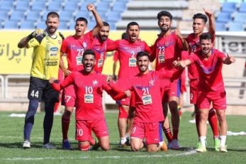 کمتر از ۲۴ ساعت بعد از فینالیست شدن سرخپوشان پرسپولیس در آسیا، محل تمرین سرخپوشان پرسپولیس با اتفاقات جالبی همراه بود.‌‌‌‌‌