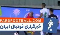 زمین خوردن جالب کمک داور در بازی آرژانتین - عراق