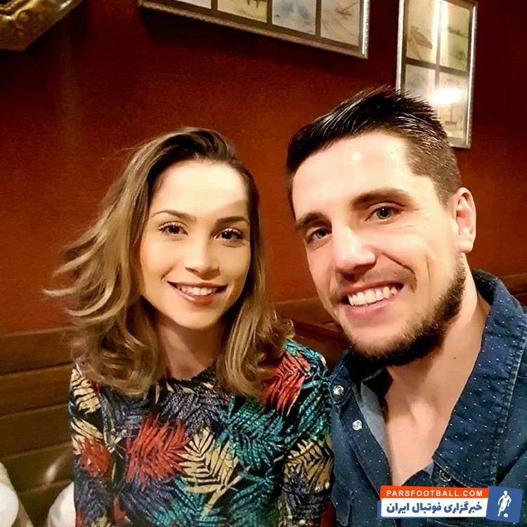 تصویری از فابیو جانواریو در کنار همسرش