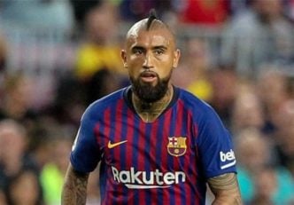 مسی ؛ لیونل مسی به حمایت از آرتور ویدال هم تیمی خود که با والورده به مشکل خورده است پرداخت