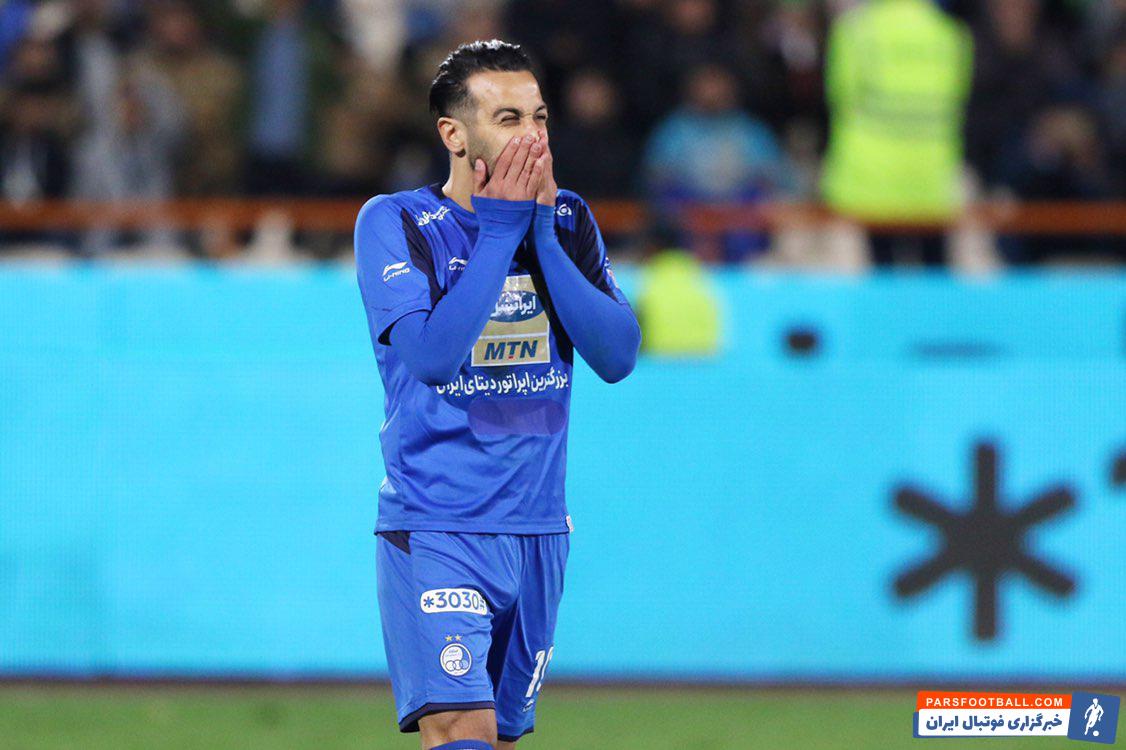 روح الله باقری 3 بازیکن استقلال و سایپا در بازی دیروز پنالتی خراب کردند تا افسوس فرصت از دست رفته را بخورند قائدی مهاجم استقلال اولین نفری بود که پنالتی اش را خراب کرد.