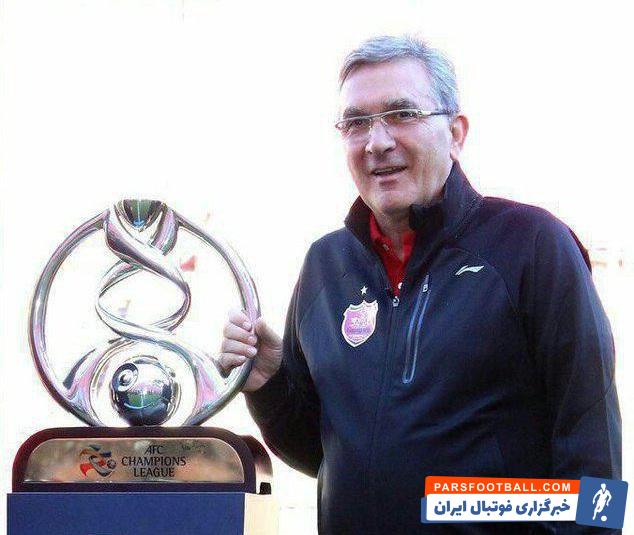 برانکو سابقه کار در ایران، چین و عربستان را دارد امروز در ورزشگاه کاشیما ساکر برانکو ایوانکوویچ عکسی به یادگار با جام قهرمانی آسیا گرفت.