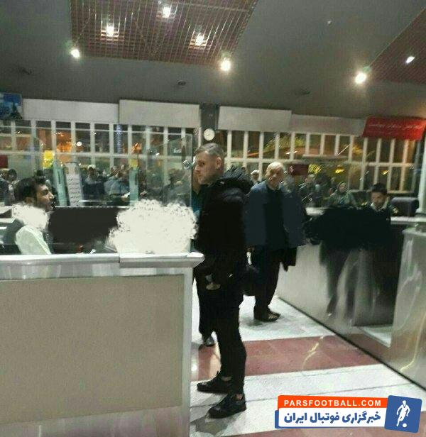 آنتونی استوکس مهاجم ایرلندی تیم تراکتورسازی تبریز است استوکس پس از کشوقوسهای فراوان و شایعات مختلفی که پیرامون بازگشت او به ایران مطرح شده بود بازگشت.