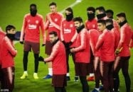 شوخیهای لیونل مسی و آرتورو ویدال در جریان تمرین بارسلونا در شهر آیندهوون نشان میدهد که تیم بارسلونا در آستانهی دیدار با PSV بدون استرس به سر میبرد.