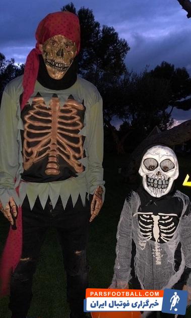 لیونل مسی هم مثل خیلی از افراد مشهور دیگر گریم شب هالووین خودش را منتشر کرد لیونل مسی در استوری اینستاگرامش عکسی از گریم شب هالووین خودش و پسرش منتشر کرد.