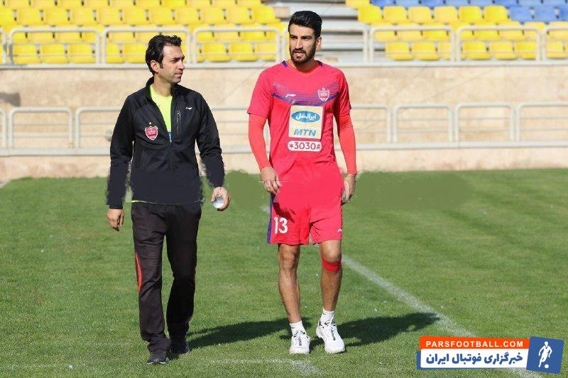 پزشک پرسپولیس گفت که حسین ماهینی از ابتدای سال 98 می تواند به میدان برود و باید دید پرسپولیس نام حسین ماهینی را از لیست خارج خواهند کرد یا خیر؟