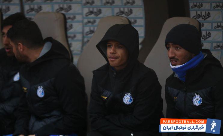 الهیار صیادمنش در این فصل نمایش بسیار خوبی در ترکیب استقلال داشته است صیادمنش جوان ترین مهاجم استقلال به یک دلیل مشخص فعلا جایی در ترکیب آبی ها ندارد.