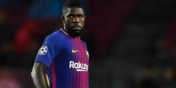 اومتیتی ؛ تصویری از اومتیتی مدافع بارسلونا در قطر درحال شتر سواری