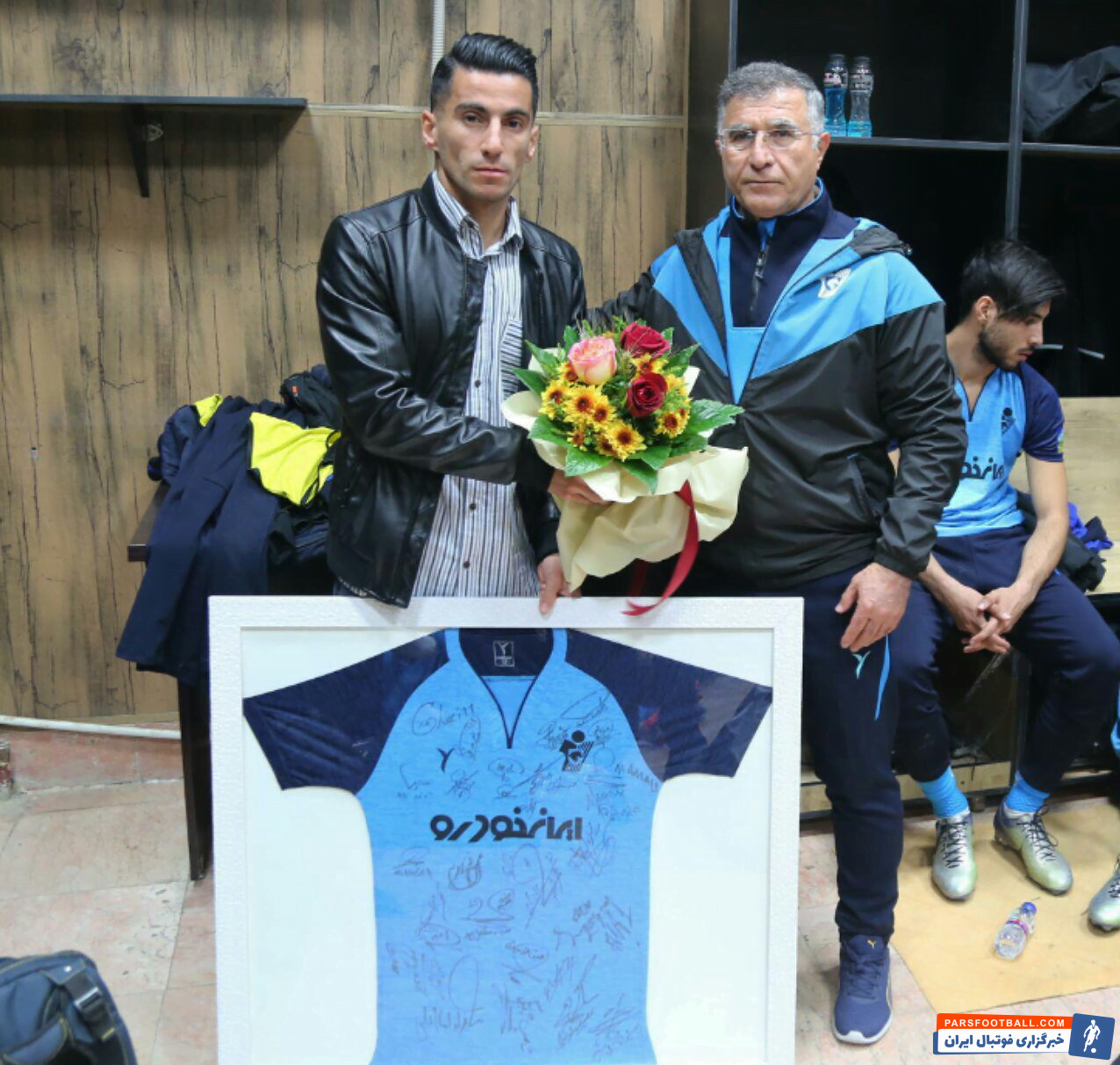 وداع مهدی شیری با بازیکنان پیکان