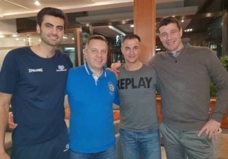 ایگور کولاکویچ به همراه دراگان کوبیلسکی و دنیل میشیچ دستیاران خود به ملاقات امیر غفور رفت غفور که در فصل جاری در لیگ سری آ ایتالیا و در تیم مونزا حضور دارد