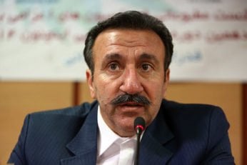 افشین داوری