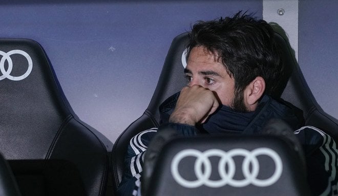 ایسکو از زمان آمدن سولاری تنها در 2 بازی از 16 بازی از ابتدا در ترکیب ثابت حضور داشته و بی مهری های سرمربی آرژانتینی به ایسکو ارزشمند همچنان ادامه دارد.