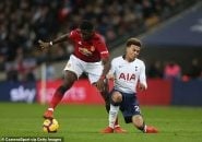 پل پوگبا خطای شدیدی روی دله آلی انجام داد سونس از داور بازی منچستریونایتد و تاتنهام به دلیل اخراج نکردن پل پوگبا بعد از خطایش روی دله آلی به شدت انتقاد کرد.