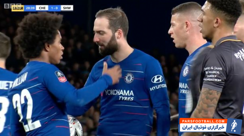 ایگواین در اولین بازی خود با پیراهن چلسی گلزنی نکرد ایگواین ولی با حرکاتش در زمان اعلام پنالتی برای چلسی در دقیقه 26 بازی مقابل شفیلد ونزدی، خبرساز شد.