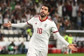 کریم انصاری‌فرد : از آقای دایی می خواهم اگر برایشان مقدور است در کنار تیم ملی باشند