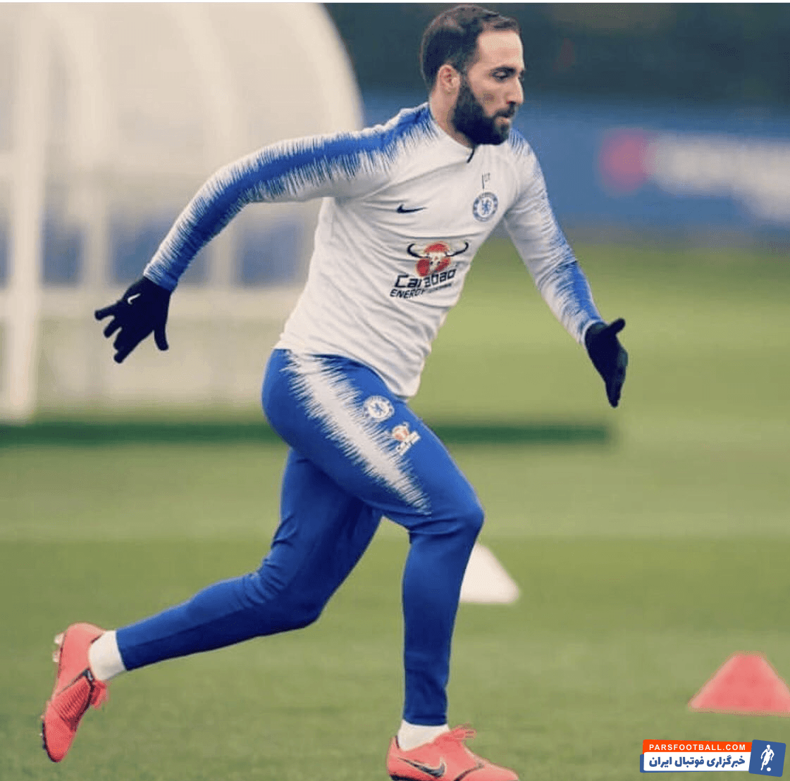 ایگواین ؛ تصاویری از حضور گونزالو ایگواین در تمرین باشگاه چلسی