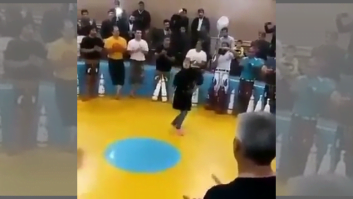 کلیپ نمایش دختر پهلوان در زورخانه کنار آقایان