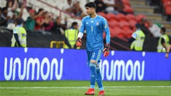 بیرانوند ؛ تصویر منتسب به علیرضا بیرانوند در کنار همسرهایش از کاربر عراقی