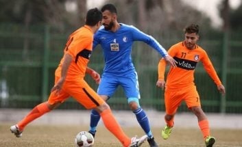 روزبه چشمی در نیم فصل اول در پست دفاع وسط برای استقلال بازی کرد اما به نظر می رسد در نیم فصل دوم چشمی این شانس را دارد تا در پست هافبک دفاعی هم بازی کند.