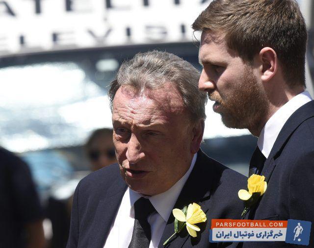 مراسم تدفین امیلیانو سالا ساعاتی پیش در زادگاهش در آرژانتین برگزار شد. امیلیانو سالا در ساعت 4:30 به وقت محلی در شهر سانتافه به خاک سپرده شد.