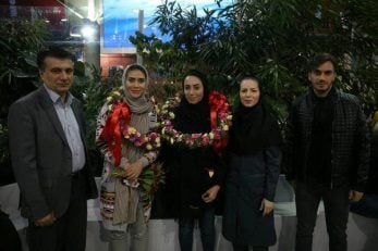 گلاره ناظمی و زری فتحی داوران ایرانی در فوتسال بانوان با پایان بازی های جام به تهران برگشتند ناظمی و زری فتحی مورد استقبال داوود رفعتی قرار گرفتند.