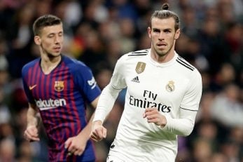 گرت بیل نتوانست نمایش موفقی در دقایق حضور در زمین از خود ارائه دهد. پس از جدایی کریس رونالدو گفته می شد گرت بیل قرار است جای خالی کریس را در رئال پر کند.