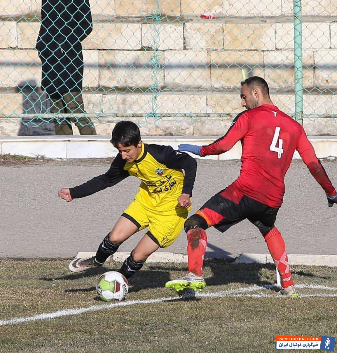 محمد رستمیزاد بازیکن ۱۶ ساله تیم فوتبال نود اورمیه با حضور در دیدار مقابل شهرداری تبریز رکورد جوانترین بازیکن لیگ دسته اول را به نام خود ثبت کرد.