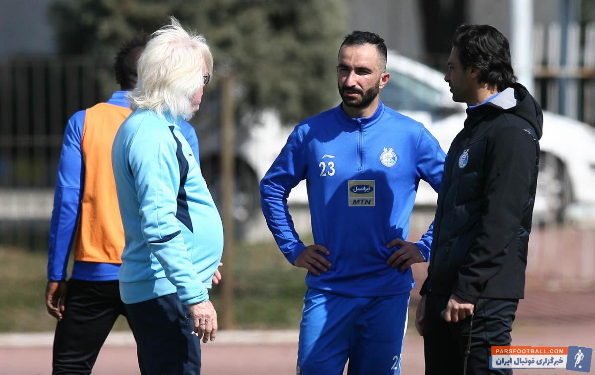 با این وجود، استقلال برای اوجگیری دوباره به حضور یک شجاعیان آماده نیاز دارد در تمرین روز جمعه شفر و فرهاد مجیدی دقایقی به صورت اختصاصی با شجاعیان صحبت کنند