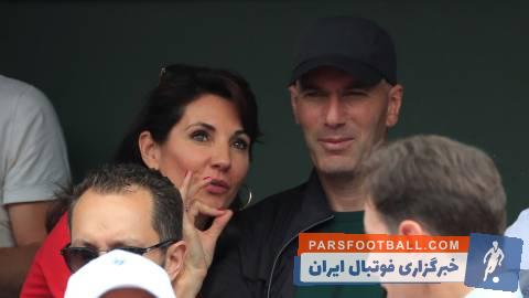زین الدین زیدان و همچنین یواخیم لوو، سرمربی تیم ملی آلمان از نزدیک دیدن کردند زیدان همراه با همسرش در ورزشگاه حاضر شده است.