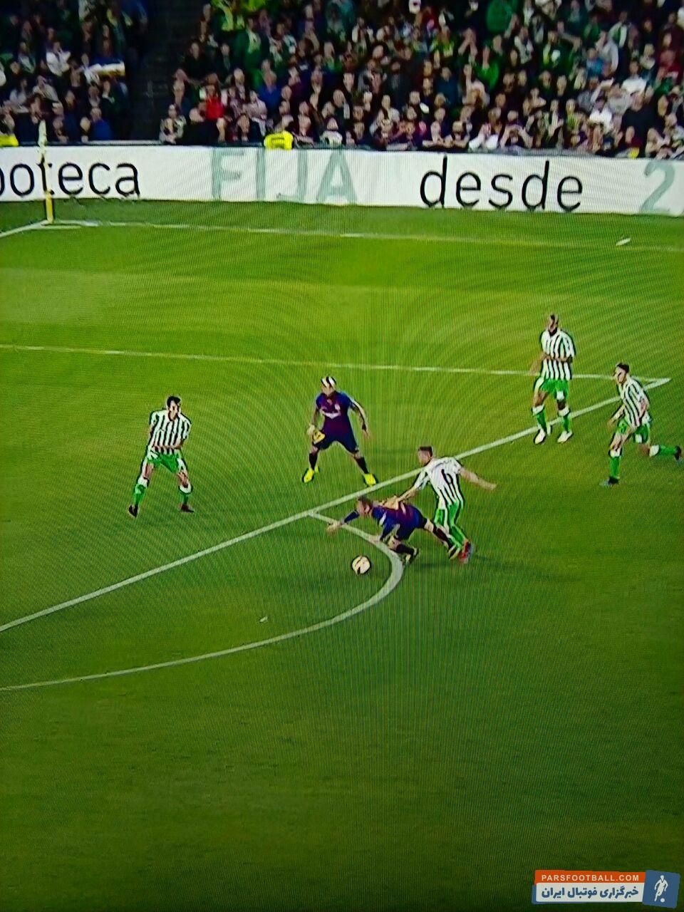 لیونل مسی شب گذشته در زمین بتیس طوفانی به پا کرد و با زدن سه گل پرونده میزبان را بست گل اول بارسا و مسی دقیقه 18 و روی یک ضربه کاشته به ثمر رسید.