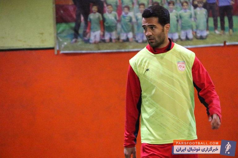 مسعود شجاعی که به دلیل محرومیت دیدار آینده تراکتورسازی مقابل استقلال خوزستان را از دست داده است، امروز به تبریز سفر کرد و به تمرینات تیمش ملحق شد.