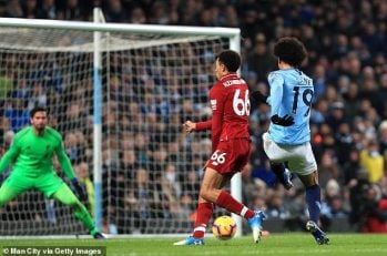 در نیمه اول لروی سانه ، وینگر آلمانی منچسترسیتی با یک ضربه زیبا درون محوطه، گل اول ژرمن ها را به ثمر رساند و یک بار دیگر فن دایک را ناکام گذاشت.