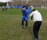 گادوین منشا به همراه پسر خود در محل تمرین دیروز تیمش شرکت کرد حضور گادوین منشا با پسرش سوژه عکاسان حاضر در ورزشگاه آزادی شد.