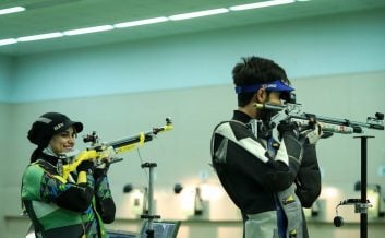 مشکل کمبود فشنگ و تجهیزات از معضلات همیشگی تیراندازای بوده است و ورزشکاران این رشته نیز همیشه از نبود امکانات و تجهیزات کافی گلایه دارند.